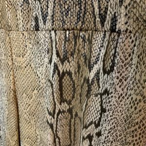 Snake print leggings